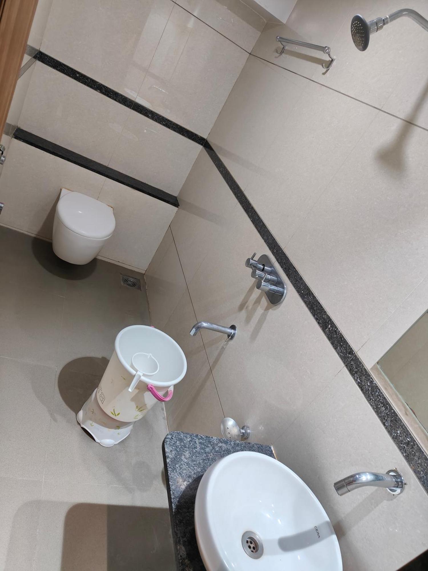 Hotel Sahyog & Rooms Szúrat Kültér fotó